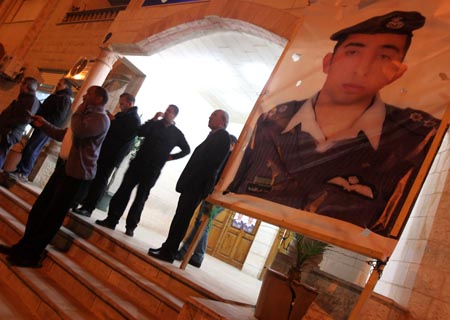 Gobierno jordano confirma muerte de piloto a manos de EI y promete venganza