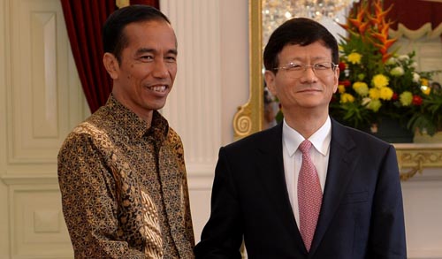Presidente de Indonesia se reúne con funcionario de seguridad chino