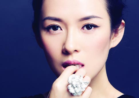 Zhang Ziyi posa para Bazaar Jewelry