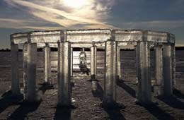 Crean una imponente réplica de hielo del inglaterra stonehenge