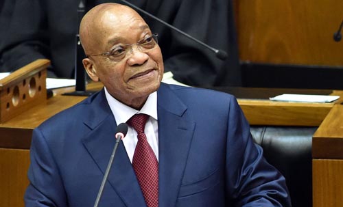 Presidente sudafricano anuncia fin de propiedad extranjera de tierras