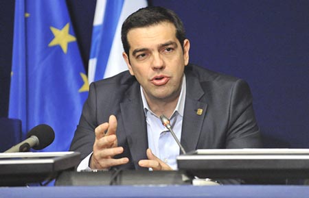 Grecia sale de rescate y austeridad tras acuerdo con grupo de euro, aunque habrá más dificultades