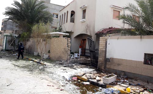 Irán confirma explosión en residencia de embajador en Libia
