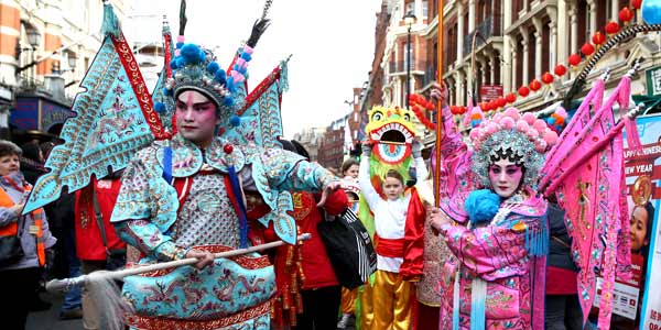 Gran Bretaña: Desfile para celebrar Año Nuevo Lunar Chino en Londres