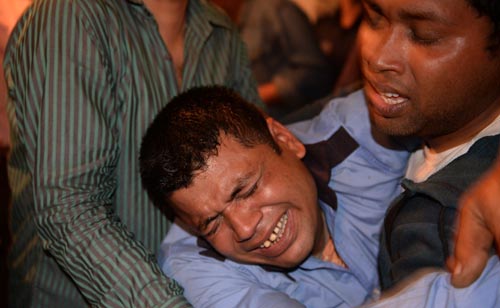 Rescatistas recuperan 37 cuerpos de transbordador hundido en Bangladesh