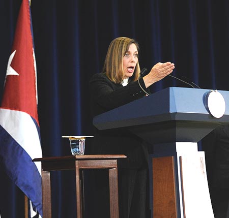 EEUU y Cuba podrían reabrir embajadas antes de cumbre regional en abril
