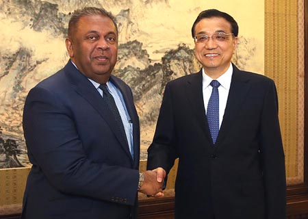 PM chino pide a Sri Lanka ofrecer ambiente legal sano para inversión china