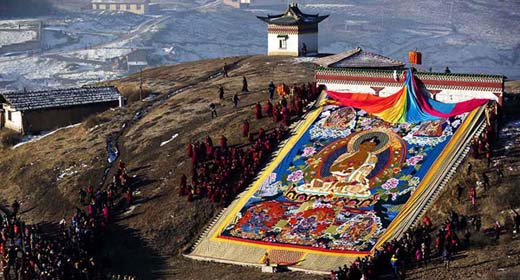 Se celebra Festival de Buda Postrado al Sol en provincia de Gansu