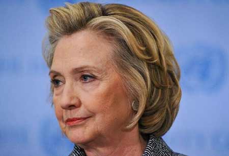 Hillary Clinton defiende uso de correo personal por "conveniencia"
