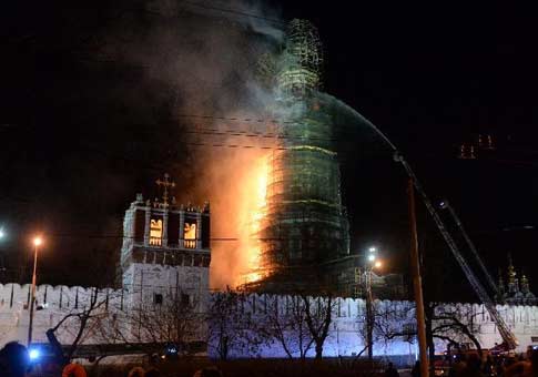 Se incendia monasterio antiguo de Moscú