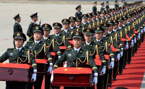 Regresan a China restos de soldados muertos en Guerra de Corea