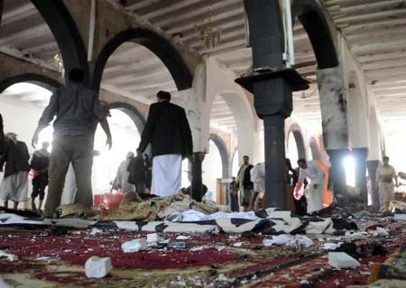 EI se atribuye autoría de ataques explosivos que dejan 137 muertos en Yemen