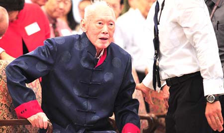 Empeora aún más condición de expremier singapurense Lee Kuan Yew