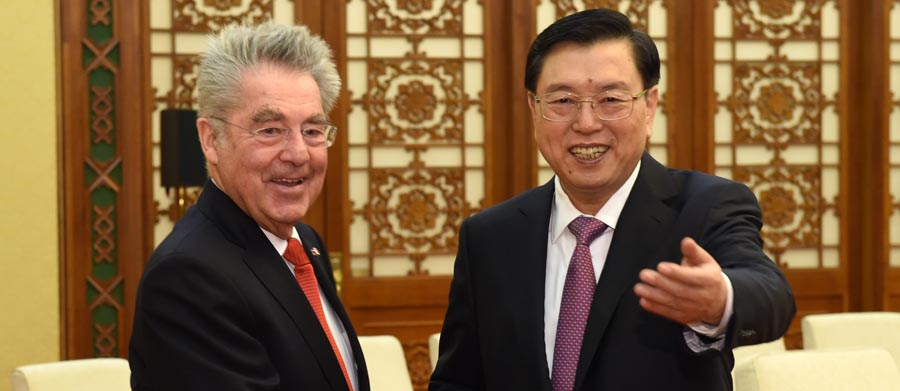 Máximo legislador chino se reúne con presidente de Austria