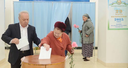 Comienza votación de elecciones presidenciales en Uzbekistán