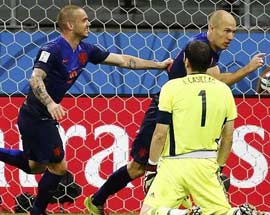 Fútbol: España siembra dudas al caer 2-0 ante Holanda en amistoso