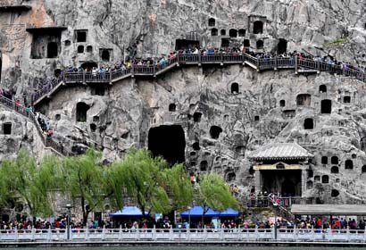 Henan: Grutas de Longmen atraen a muchos turistas en Luoyang