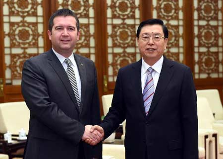 Máximo legislador chino se reúne con líder parlamentario checo