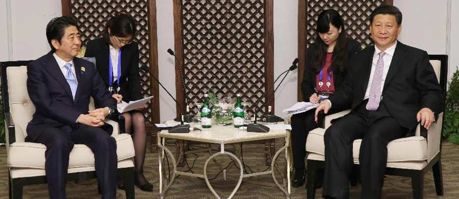 Presidente chino y PM japonés conversan en Indonesia sobre relaciones bilaterales