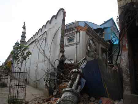Aumenta a al menos 1.805 muertos tras terremoto de 7,9 grados en Nepal