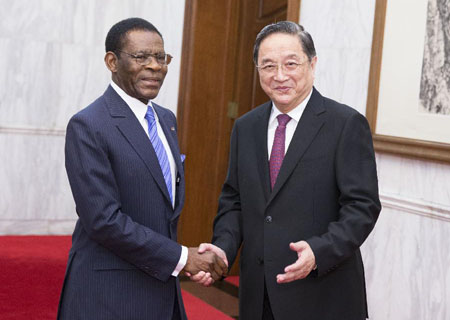 Máximo asesor político de China se reúne con presidente de Guinea Ecuatorial