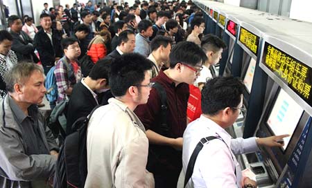 Prevén 11 millones de viajes de tren en último día de vacaciones por Día del Trabajo en China