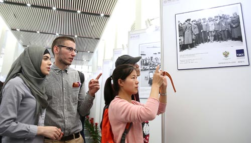 Universidad de Beijing inaugura exhibición fotográfica chino-rusa de II Guerra Mundial