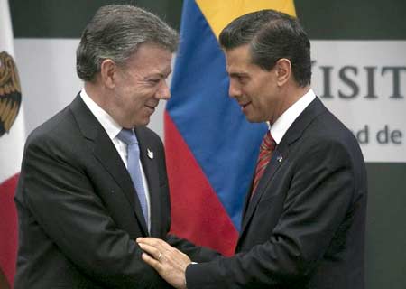 México y Colombia reafirman relaciones con firma de acuerdos