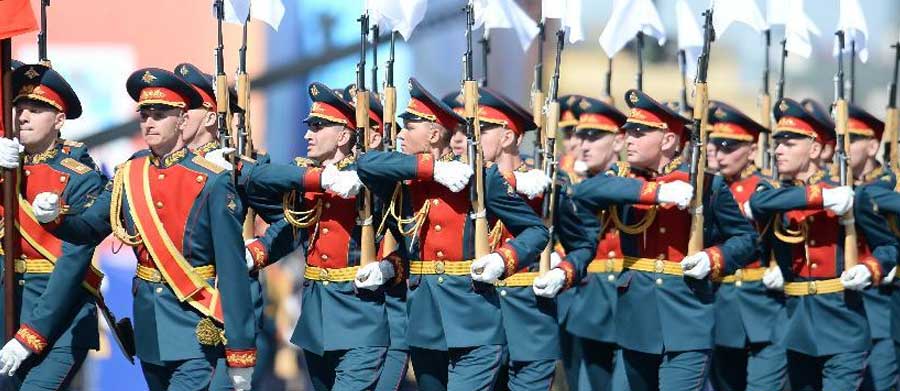 El desfile en la Plaza Roja, una muestra de la fuerza rusa frente a la presión europea