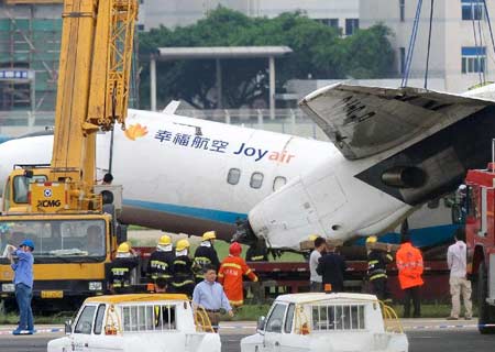 Avión se sale de pista en China, 7 pasajeros resultan heridos