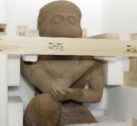 Antigua estatua regresa a Camboya después de estar 33 años en museo de EEUU