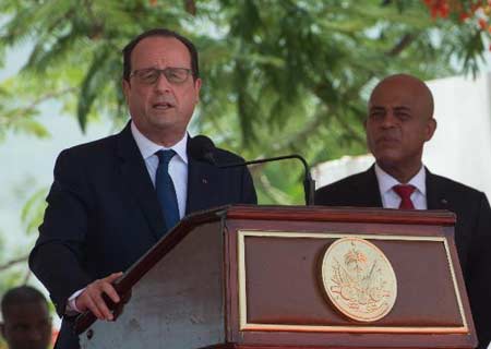 Hollande apuesta a un mejor futuro en relaciones con Haití y promete ayuda