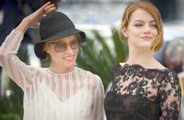 Miembros del reparto de la película "irracional Man" posan en Cannes