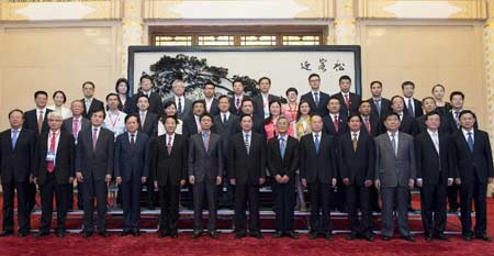 Jefe de publicidad de PCCh se reúne con representantes de medios chinos en ultramar
