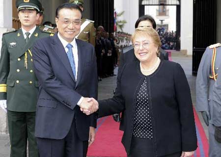 China y Chile firman acuerdo de intercambio de divisas por miles de millones de dólares
