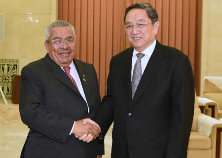 Máximo asesor político chino se reúne con huéspedes jordanos