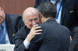 Reeligen a Blatter como presidente de FIFA en medio de crisis de corrupción