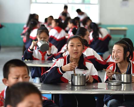 China invierte fuerte suma en educación primaria