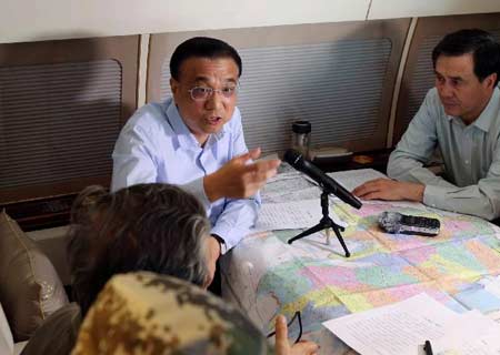 Premier chino prioriza salvar vidas tras naufragio en Yangtse