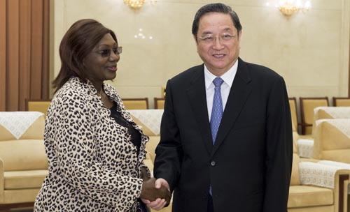 Máximo asesor político chino se reúne con invitados senegaleses