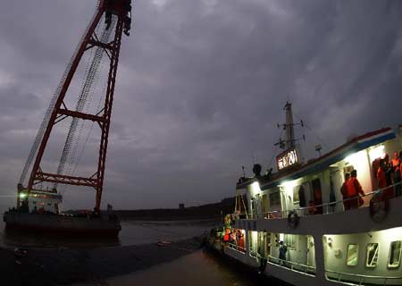 Titulares de China: Barco con más de 450 personas a bordo se hunde en río Yangtse