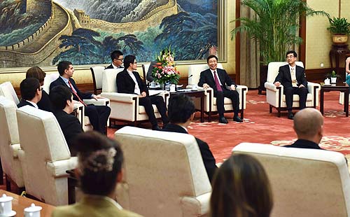 Vicepresidente chino se reúne con delegación de jóvenes de América Latina