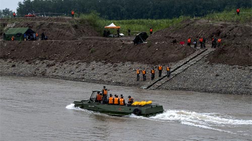 Sube a 65 cifra de fallecidos en naufragio en río Yangtse