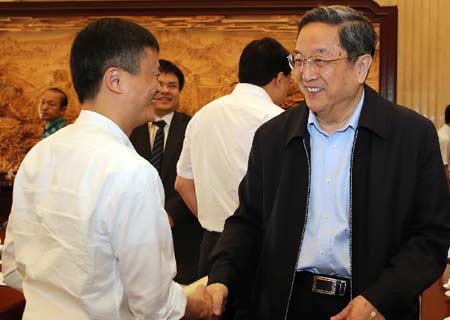 Líder chino se reúne con empresarios para hablar de XIII Plan Quinquenal
