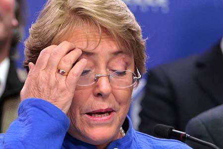 Casos de corrupción provocan renuncia de otro ministro de Bachelet