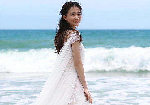 Imágenes de actriz Xu Lu con vestido de novia
