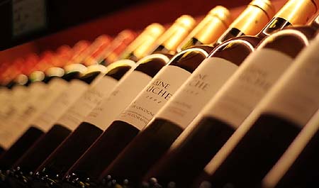 Mercado del vino en China presenta sostenida alza, según perciben productores chilenos