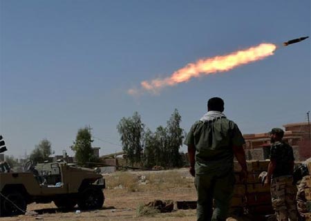 Asesores militares de EEUU llegan a Irak, mientras coches bomba dejan 41 muertos en Anbar