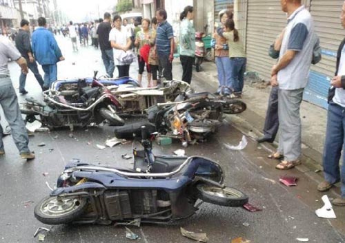 Cuatro muertos y más de diez heridos en accidente de tráfico en este de China