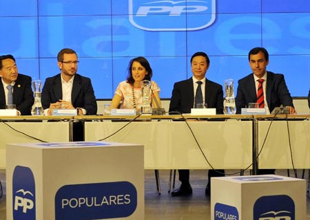 Liu Qibao se reúne con dirigentes del PP de España